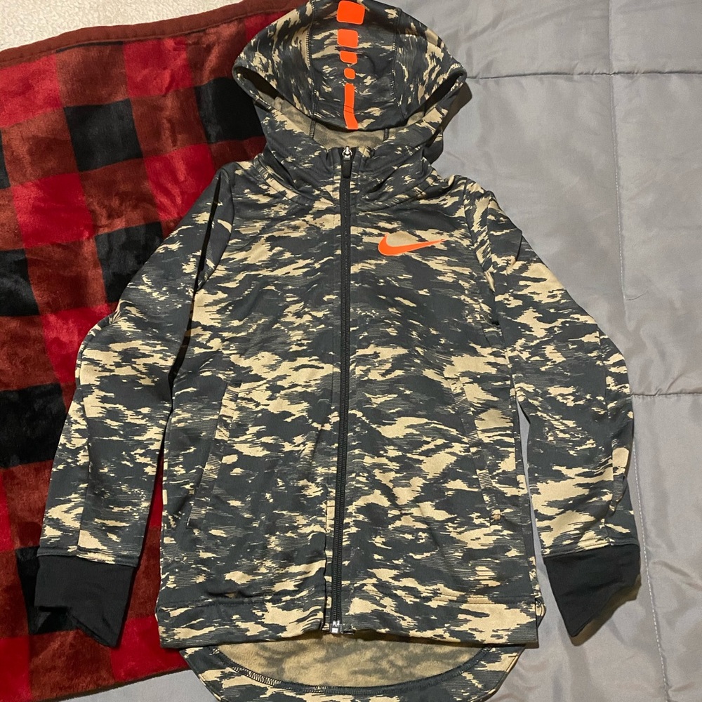 Nike elite youth small zip hoodie